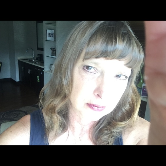 Meet your Posher, Dawn - Picture 1 of 1